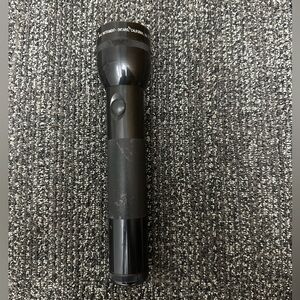 Maglite Standard Black Aluminum Flashlight